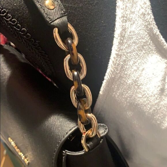 Michael kors small purse - Picture 2 of 5